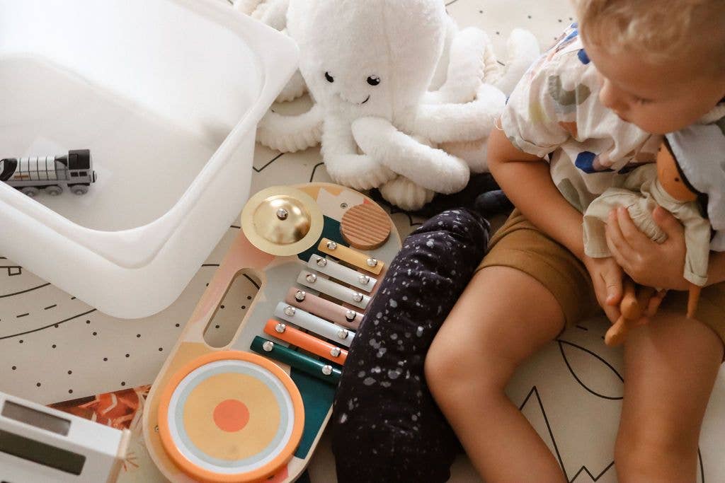 Mary on the Mantel® Book & Activity Kit: Physical Kit