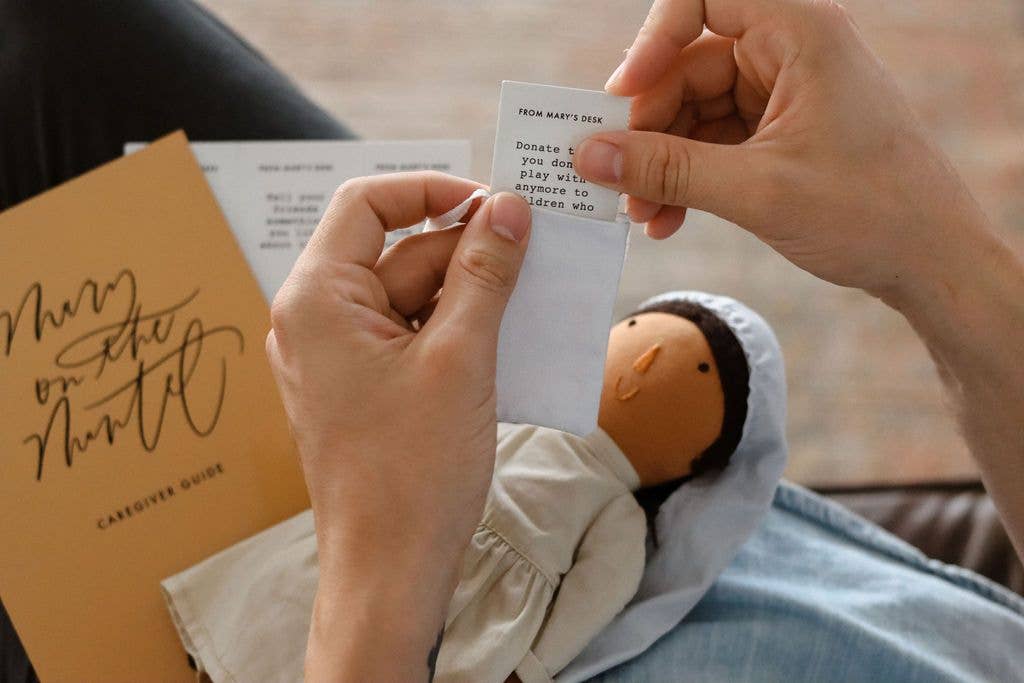 Mary on the Mantel® Book & Activity Kit: Physical Kit